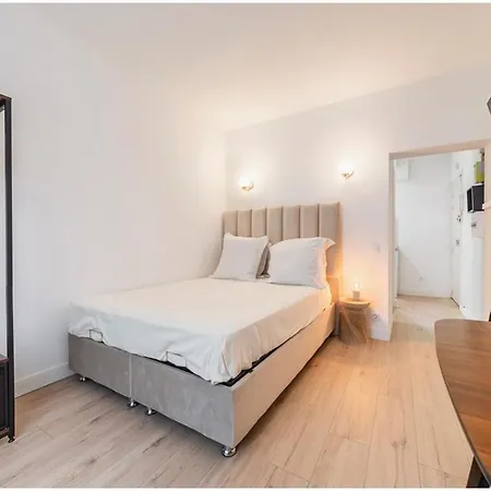 Eiffel Tower アパート *